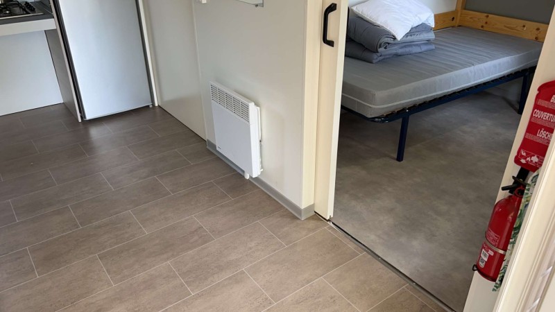 Réparation d'un plancher de mobil home PMR Trigano au camping Marvilla Park Coté Mer à Mandelieu Alpes Maritimes